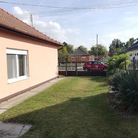 In 38430 Balatonfenyves